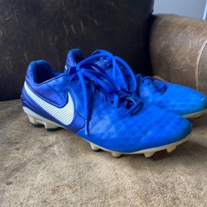 Men’s Tiempo Soccer cleats size 10.5